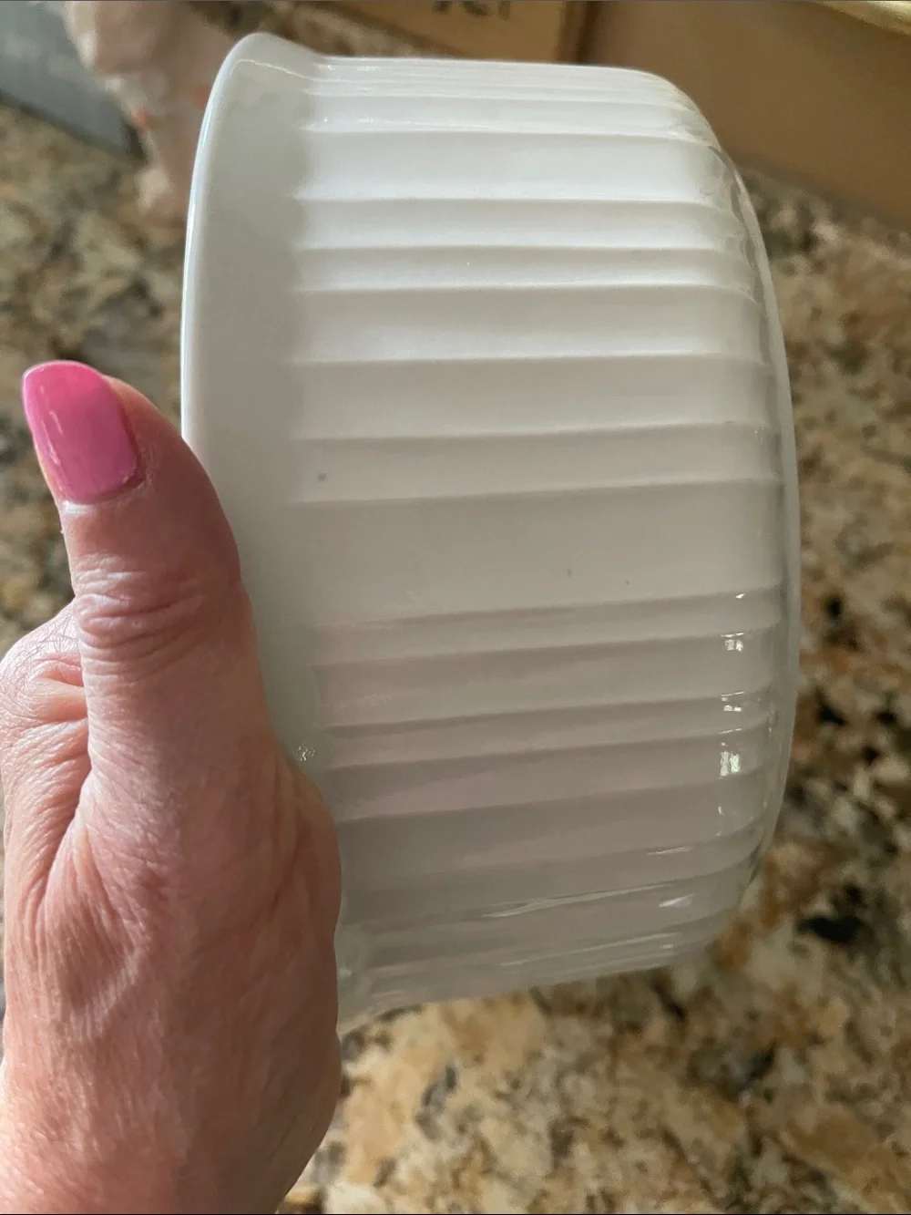 Corningware large deep 2 1/2 QT. FRENCH WHITE classic ribbed CASSEROLE Dish